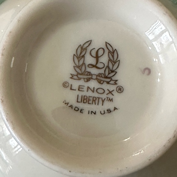 LENOX PRESIDENTIAL COLLECTION LIBERTY FOOTED CUP AND SAUCER 🦅 - Picture 5 of 5